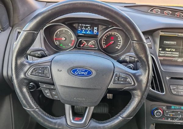 Ford Focus cena 53999 przebieg: 170977, rok produkcji 2015 z Wolbrom małe 781